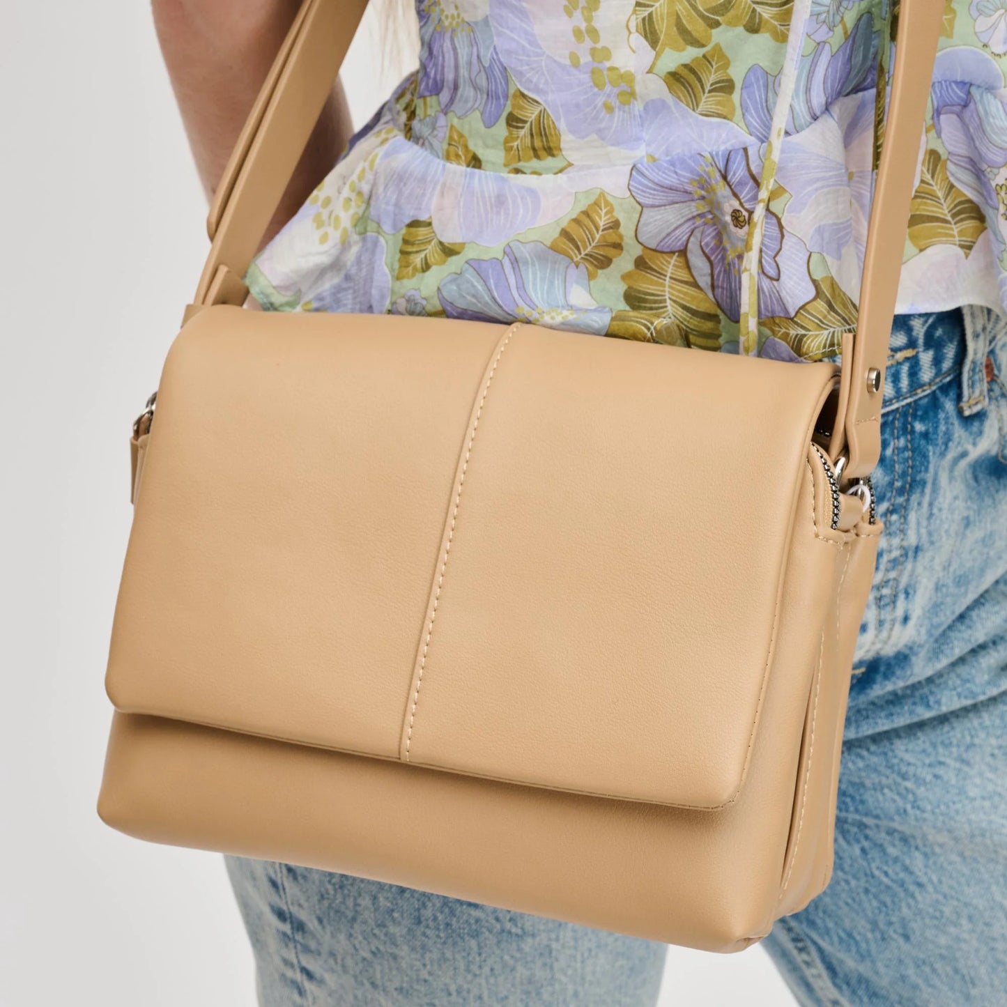 Urban Expressions Avonlea Crossbody Bag, Camel