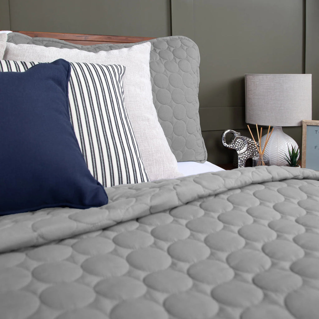 Circles Classic Quilt Set, Steel Grey