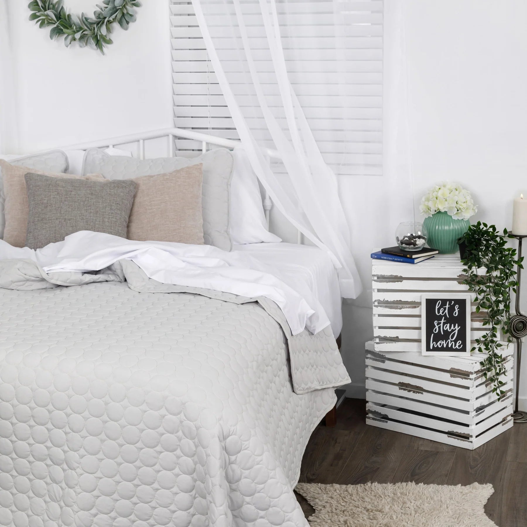 Circles Classic Quilt Set, Light Grey