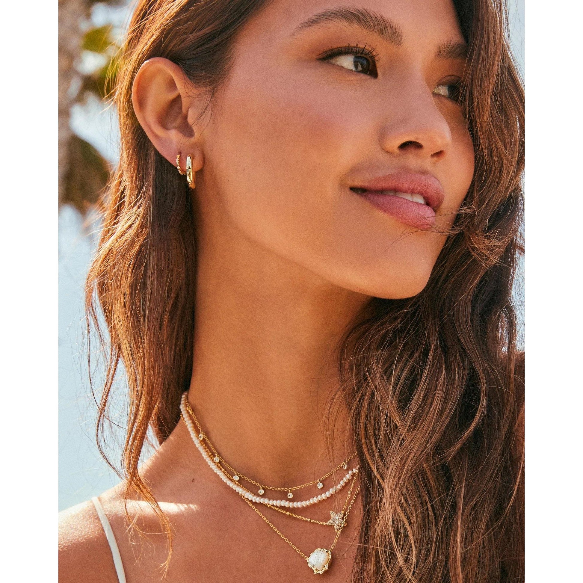Kendra Scott Brynne Shell Gold Short Pendant Necklace - Ivory Mother-of-Pearl